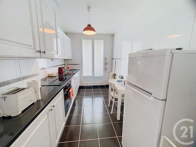 Appartement F2 à louer - 3 pièces - 54.93 m2 - ORLEANS - 45 - CENTRE - Century 21 Help'Immo