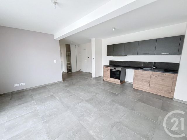 Appartement F3 à louer - 3 pièces - 63.55 m2 - ST JEAN DE LA RUELLE - 45 - CENTRE - Century 21 Help'Immo