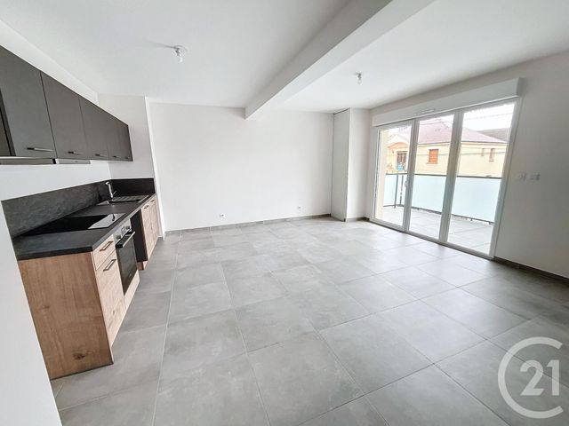 Appartement F3 à louer - 3 pièces - 63.55 m2 - ST JEAN DE LA RUELLE - 45 - CENTRE - Century 21 Help'Immo