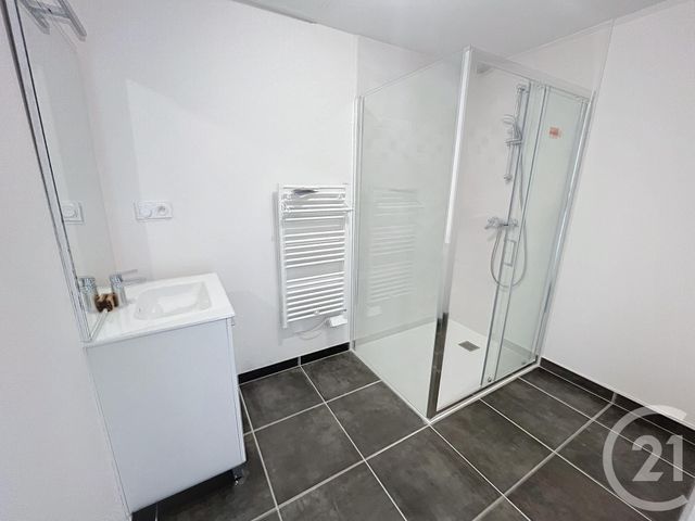 Appartement F3 à louer - 3 pièces - 63.55 m2 - ST JEAN DE LA RUELLE - 45 - CENTRE - Century 21 Help'Immo