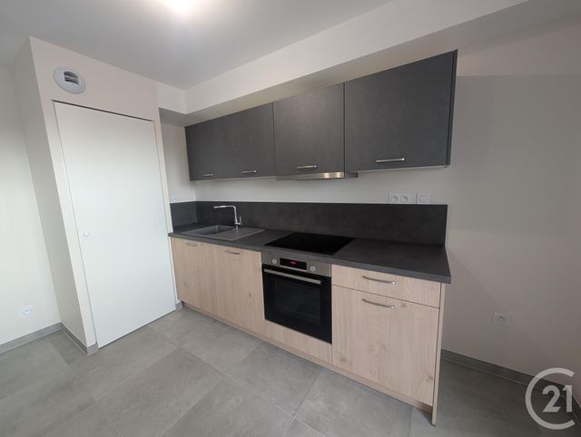 Appartement F3 à louer - 3 pièces - 62.0 m2 - ST JEAN DE LA RUELLE - 45 - CENTRE - Century 21 Help'Immo