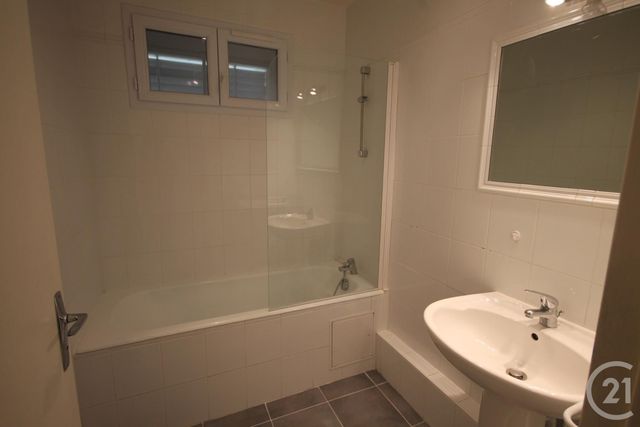 Appartement à louer - 3 pièces - 71.0 m2 - OLIVET - 45 - CENTRE - Century 21 Help'Immo