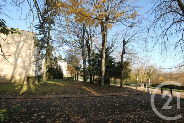 Appartement F4 à louer - 4 pièces - 71.51 m2 - LA CHAPELLE ST MESMIN - 45 - CENTRE - Century 21 Help'Immo