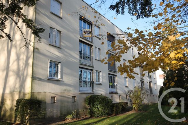 Appartement F4 à louer - 4 pièces - 71.51 m2 - LA CHAPELLE ST MESMIN - 45 - CENTRE - Century 21 Help'Immo