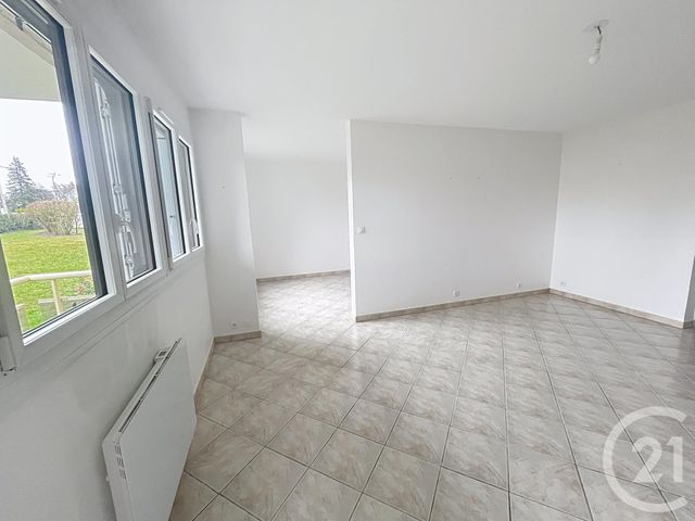 Appartement F4 à louer - 4 pièces - 72.66 m2 - INGRE - 45 - CENTRE - Century 21 Help'Immo