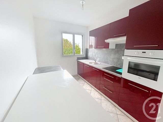 Appartement F4 à louer - 4 pièces - 72.66 m2 - INGRE - 45 - CENTRE - Century 21 Help'Immo