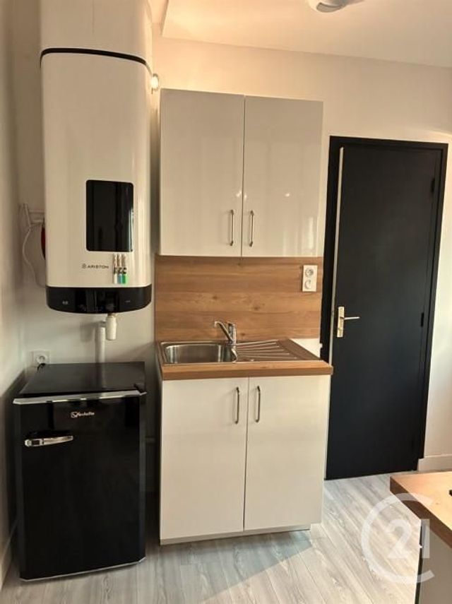 Appartement F1 à louer - 1 pièce - 19.51 m2 - ORLEANS - 45 - CENTRE - Century 21 Help'Immo